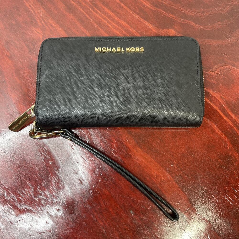 MICHAEL KORS “Jet Set Travel” Black Pebbled Leather Zip Around Full Size Wallet